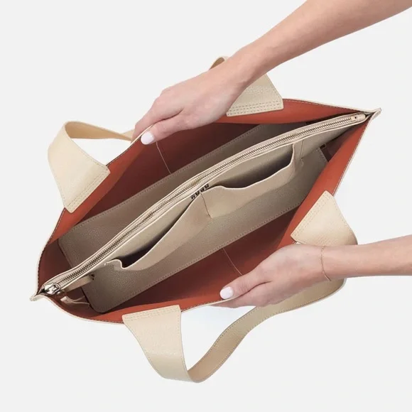 Hobo Vida Large Tote - Picture 4 of 6